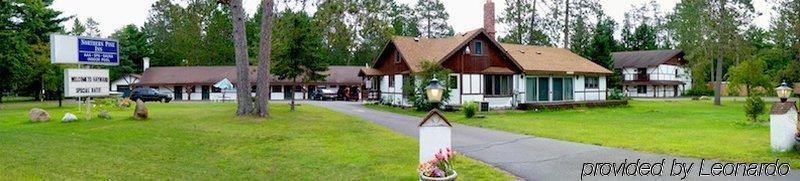 Northern Pine Inn Hayward Exteriör bild