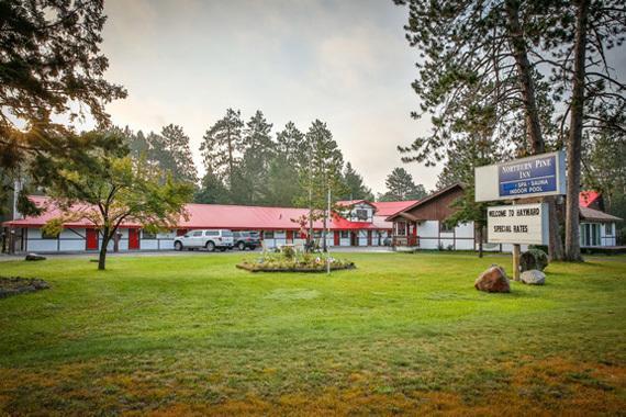 Northern Pine Inn Hayward Exteriör bild
