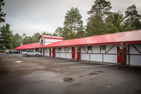 Northern Pine Inn Hayward Exteriör bild